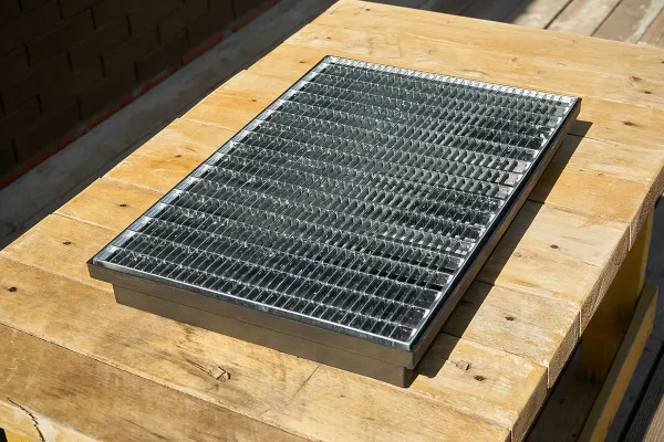 Решетка Gidrolica Step Pro 390х590мм - стальная ячеистая оцинкованная купить в компании "ДРЕНАЖ", цены от 5 751 ₽